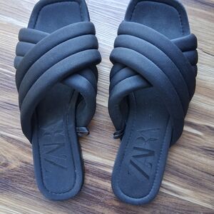 Zara Women's Elegant Black Slide Sandals